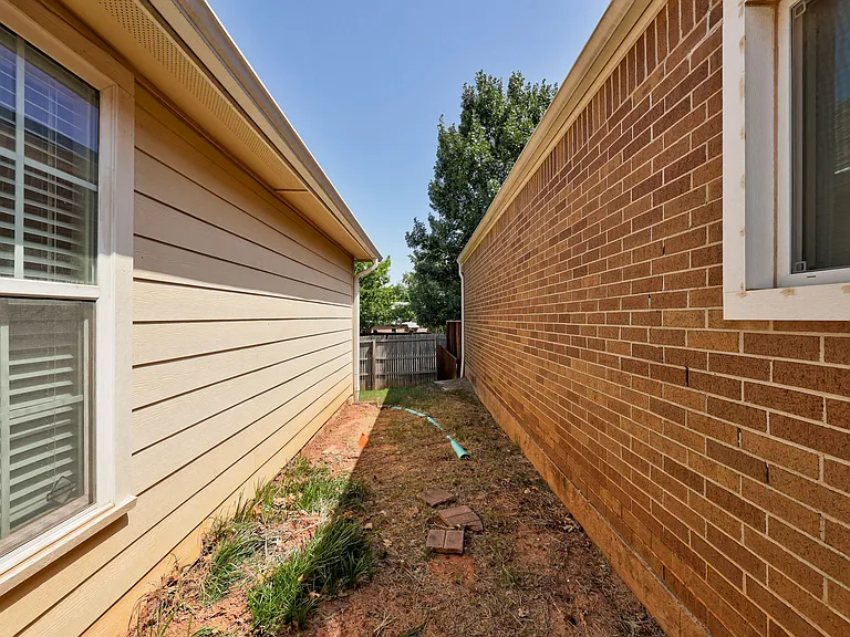 3727 Cedar Ridge Dr — Photo 34