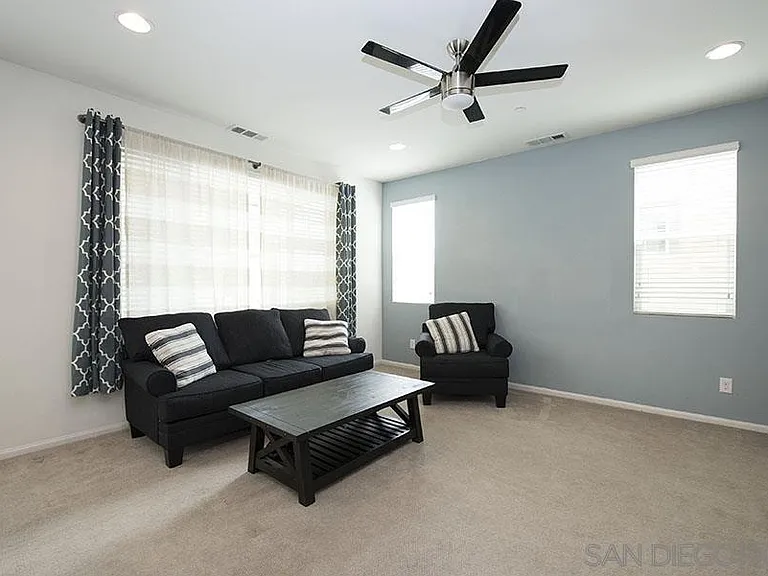 512 Moonlight Dr — Photo 11