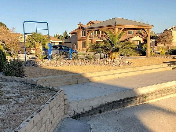 4th image of 18255 Harbor Dr