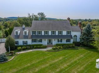 16 Uptom Pine Rd, Lebanon, NJ 08833