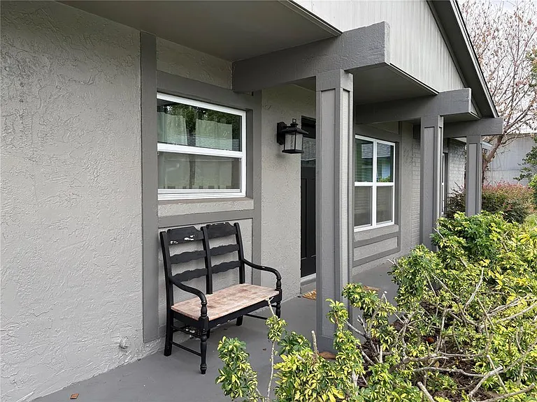 10010 Gannon Ln — Photo 7