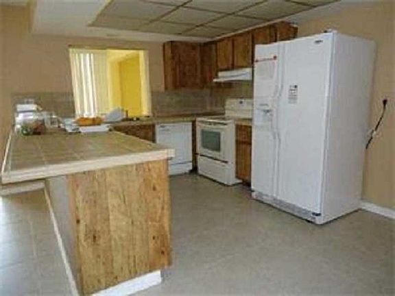 5th image of 4365 Coral Springs Dr