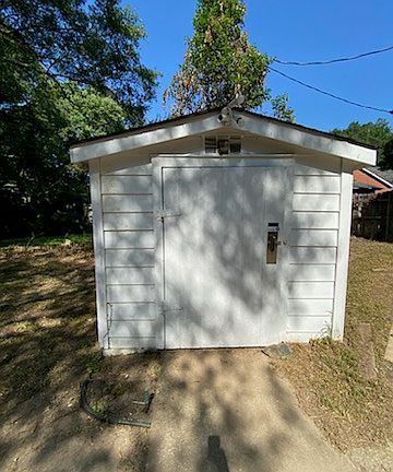 3rd image of 713 W 19th Ave
