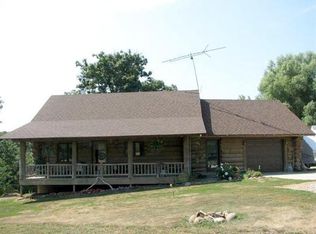 1954 Hempstead Dr, Pella, IA 50219