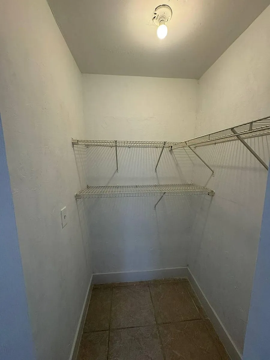 Building Photo - NE Solida Cir