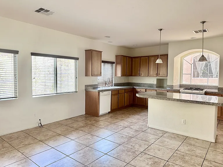 6735 Treble Clef Ave — Photo 10