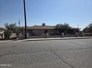 8827 Sunland Rd, El Paso, TX 79907