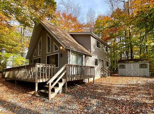 106 Maxatawny Dr, Pocono Lake, PA 18347