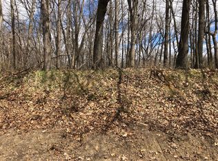 16 Cedar Ln S, Putnam, IL 61560