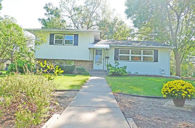 1st image of 2688 6th Ave E