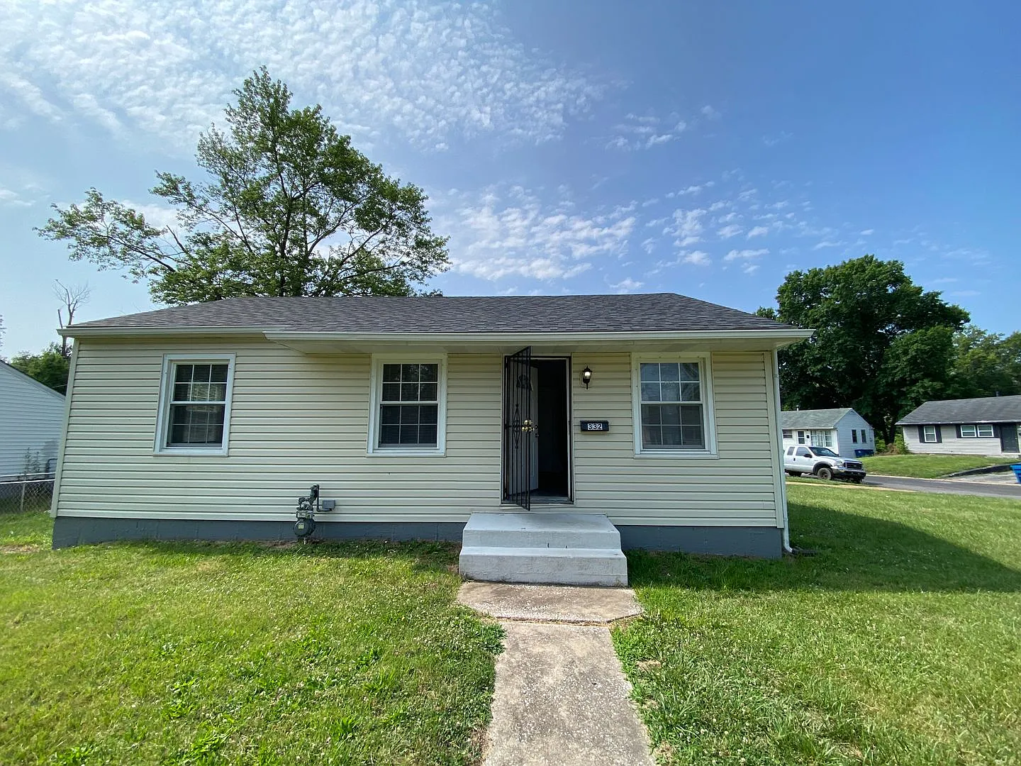 332 Midlothian Rd photo 1