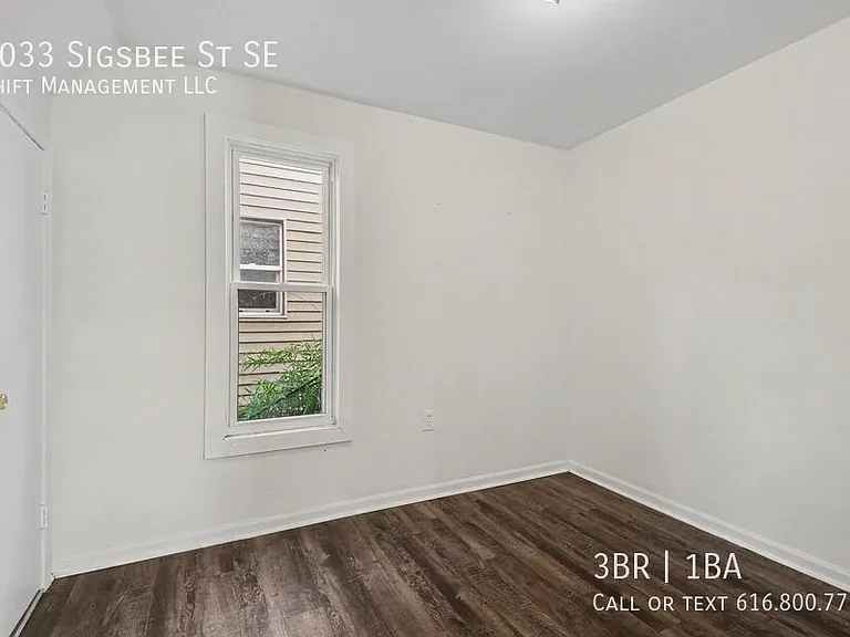 1033 Sigsbee St SE — Photo 10
