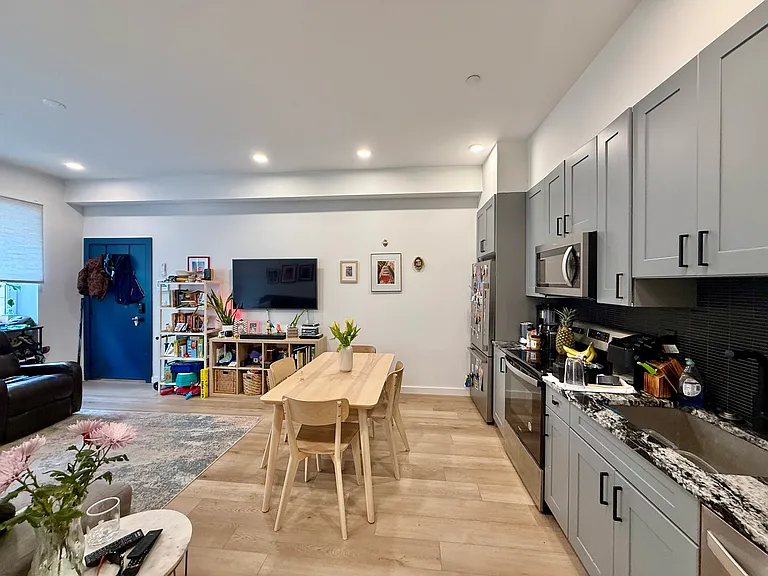 1309 Hope St #I — Photo 6
