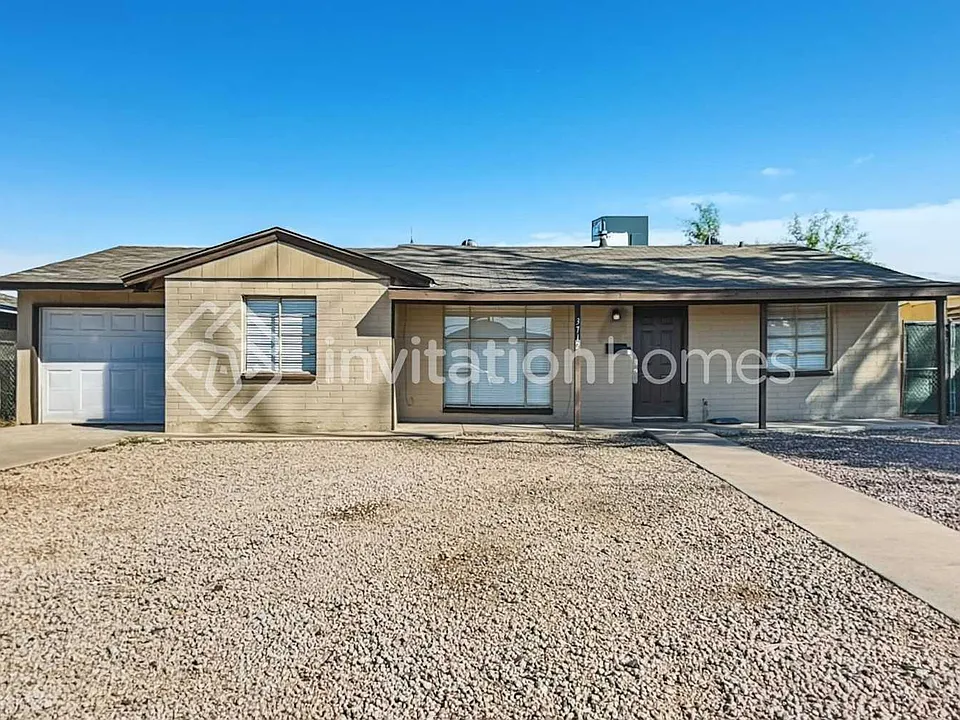 3712 W Catalina Dr