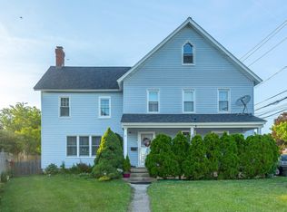 760 Gardiners Ave APT 1, Levittown, NY 11756