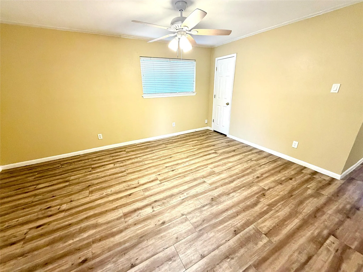 3 bed, 1.0 bath, 1109 sqft, $1,450 — Photo 3