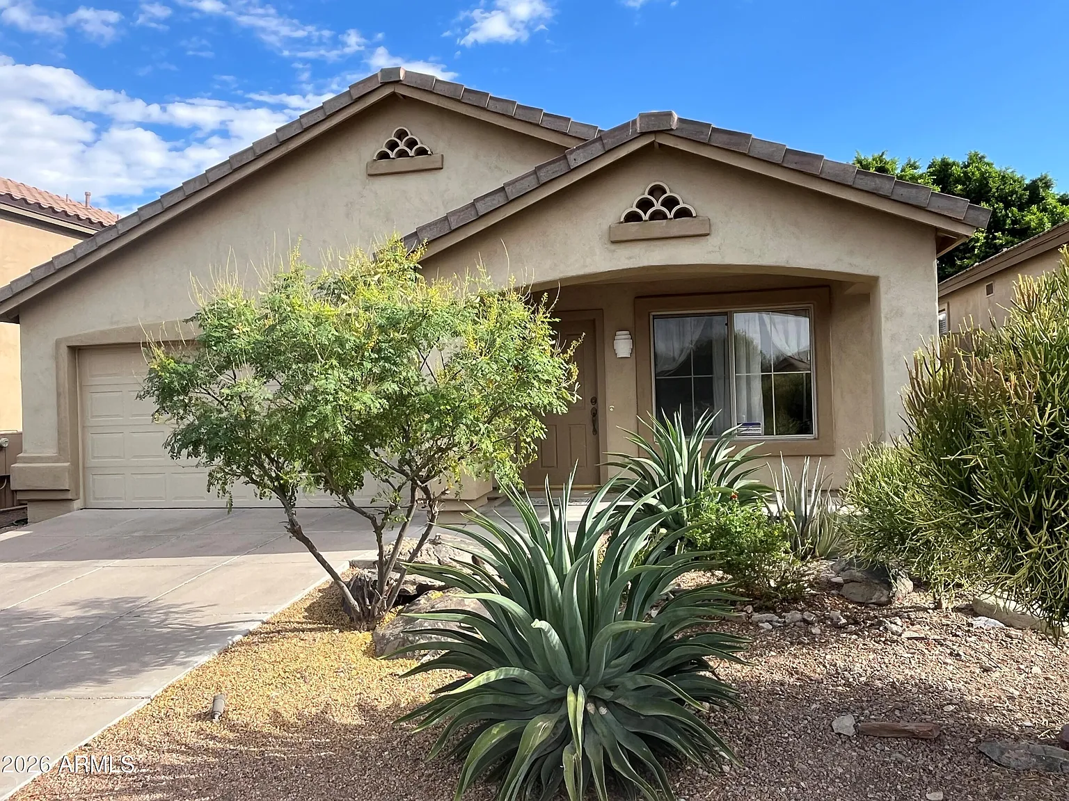 3 bed, 2.0 bath, 1702 sqft, $2,975 — Photo 1