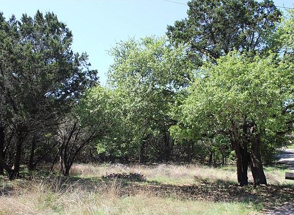 2nd image of 105 Cowpoke Cir