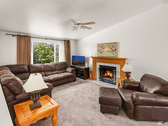 3rd image of 24715 106th Avenue Ct E