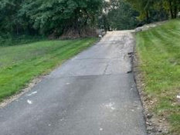 Exterior Neighborhood (street photo)