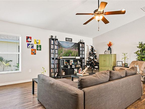 4th image of 2680 Sanderling St