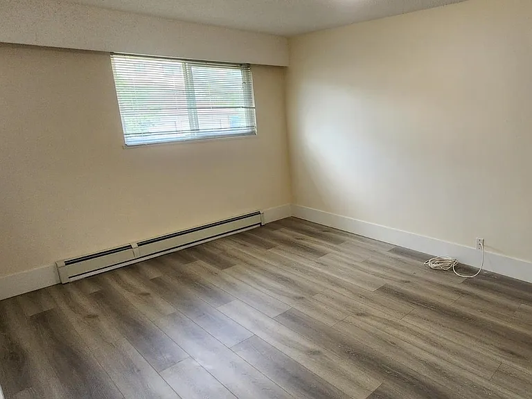 1535 Blaine Ave #UPPER — Photo 5