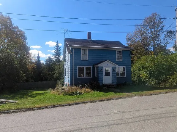 23 Oak St, Bucksport, ME 04416