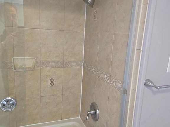 5th image of 813 George St