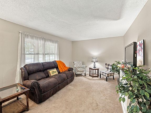 5th image of 8155 Richland Dr