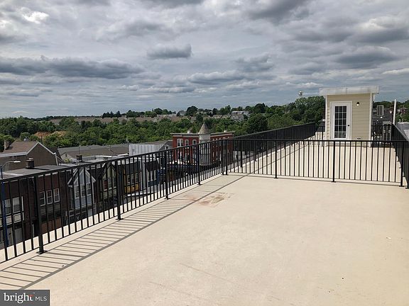 5th image of 256 Bridge St #202