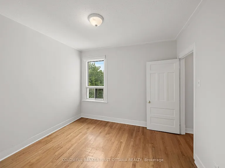176 Rochester St — Photo 26