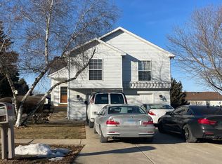 3720 Geneva Pl, McHenry, IL 60050
