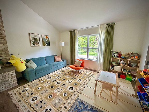 4th image of 1406 Teakwood Ln