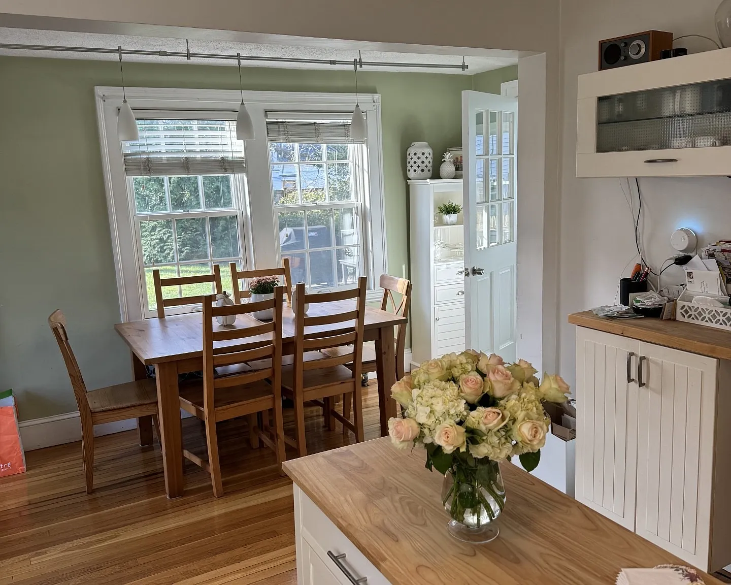 2 bed, 1168 sqft, $3,500 — Photo 2