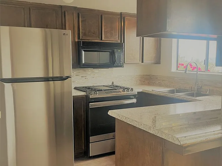 1625 Ramona Ave — Photo 4