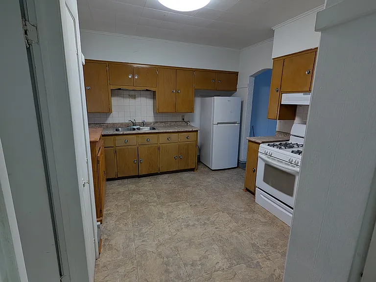 2411 W Mitchell St #3 — Photo 2