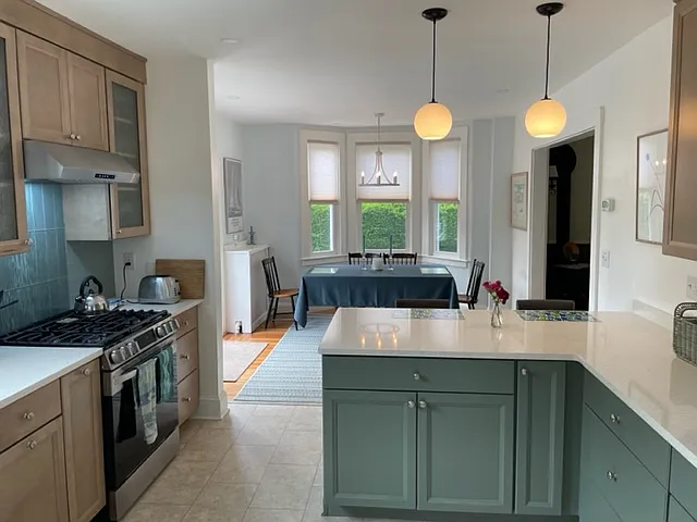 3 bed, 1.5 bath, 1434 sqft, $3,400 — Photo 2