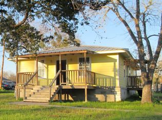 1413 E Davis St, Luling, TX 78648