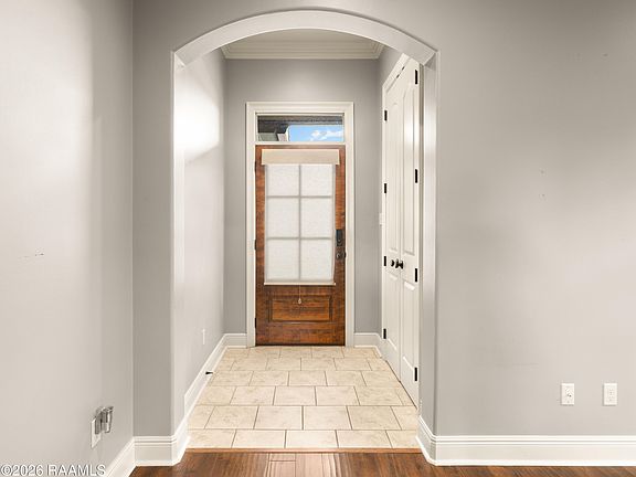4th image of 105 Clint Ln