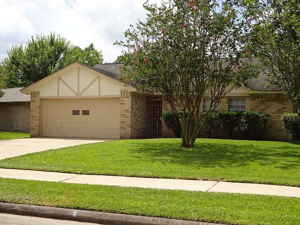 1st image of 15926 Gatebriar Dr