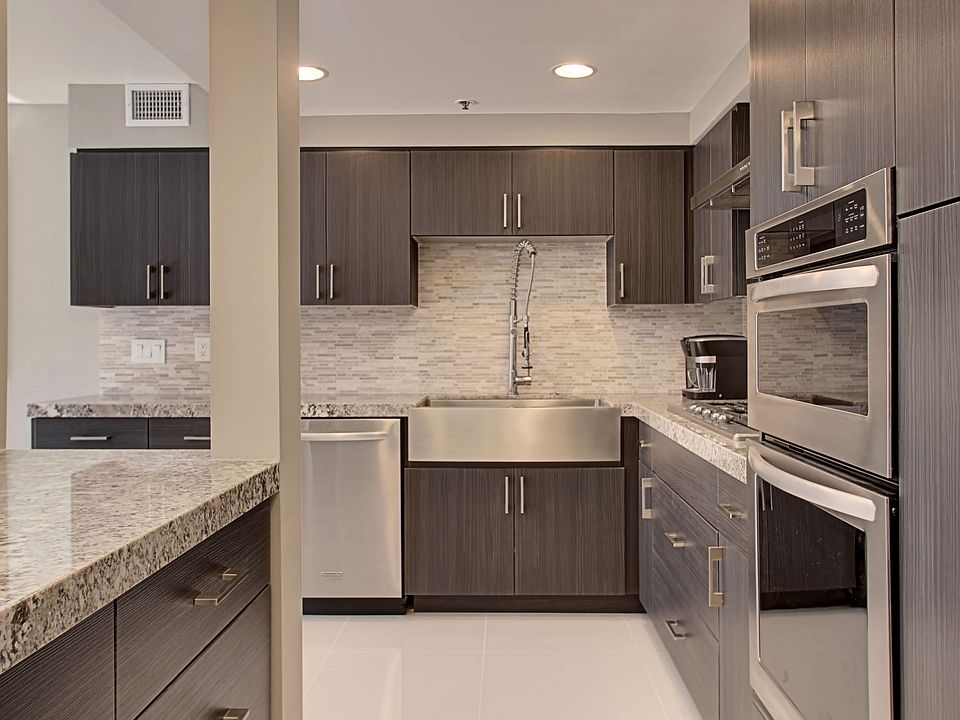 1st image of 437 W Club Dr