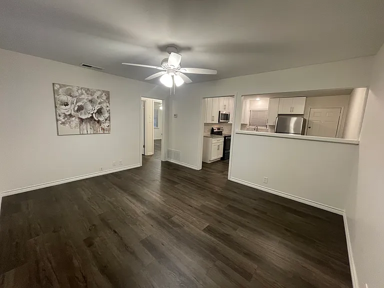 1045 Custer Rd — Photo 6
