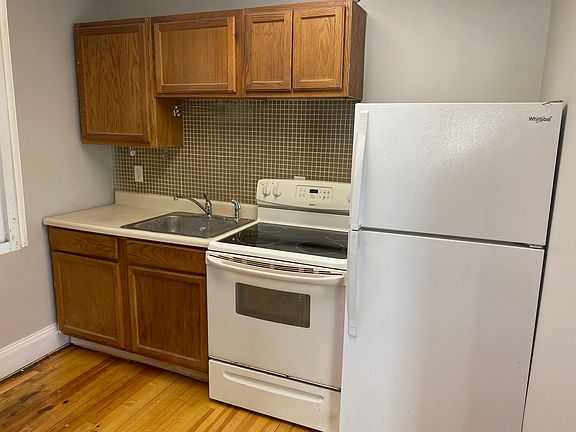 2nd image of 53 Park Pl Front 1