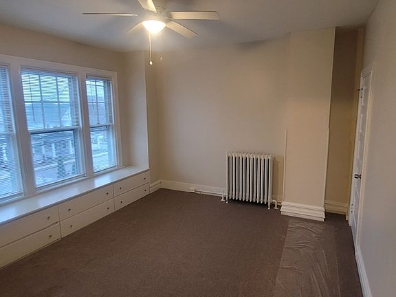 4th image of 1104 Bridge St #17512932