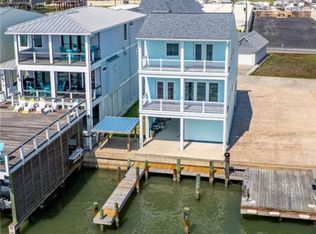 27 Las Palmas Dr, Port O Connor, TX 77982