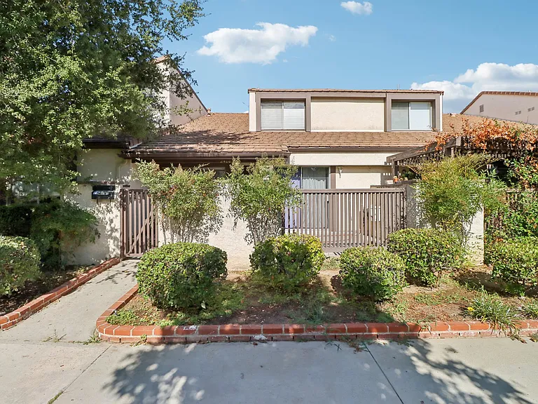 24686 Golfview Dr — Photo 45