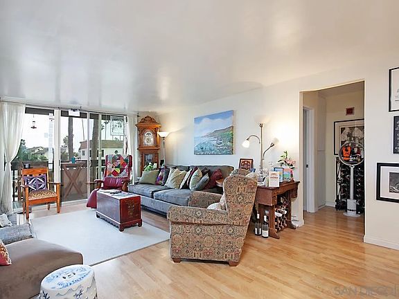 3rd image of 5155 W Point Loma Blvd APT 5
