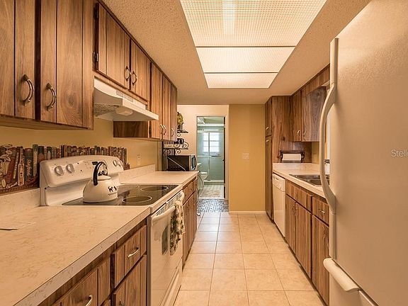 5th image of 1288 Golden Oak Dr