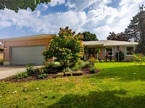 9 Sheridan Blvd, Norfolk County, ON N3Y 4W5