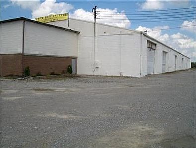 3rd image of 450 S Main St